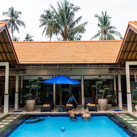 Mias Jungle House Hotel Lovina  Exterior photo