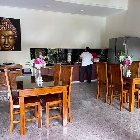 Mias Jungle House Hotel Lovina  Exterior photo