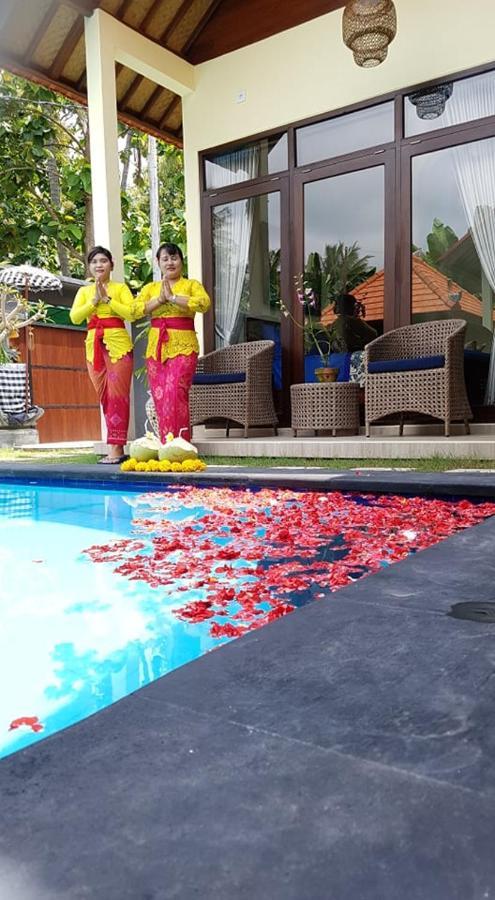 Mias Jungle House Hotel Lovina  Exterior photo