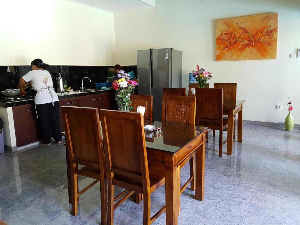 Mias Jungle House Hotel Lovina  Exterior photo