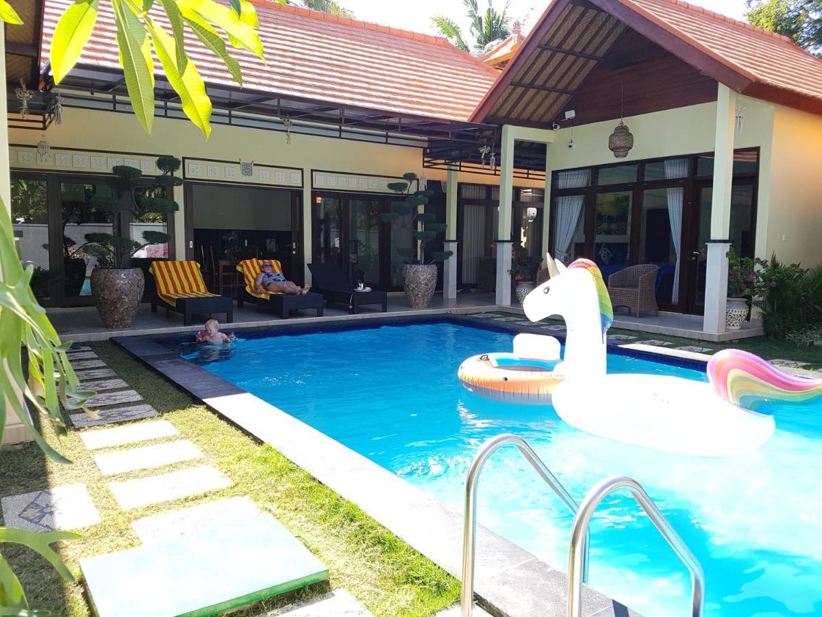 Mias Jungle House Hotel Lovina  Exterior photo