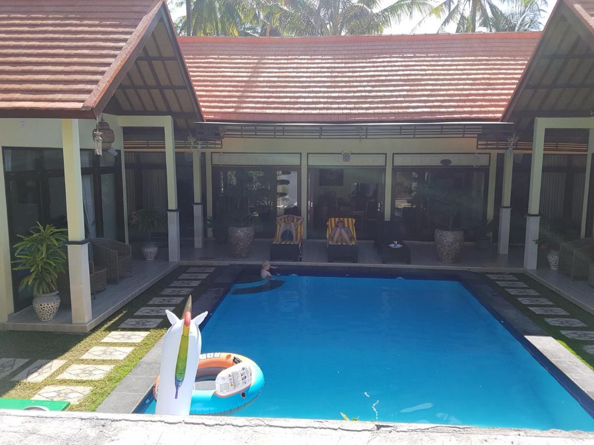 Mias Jungle House Hotel Lovina  Exterior photo
