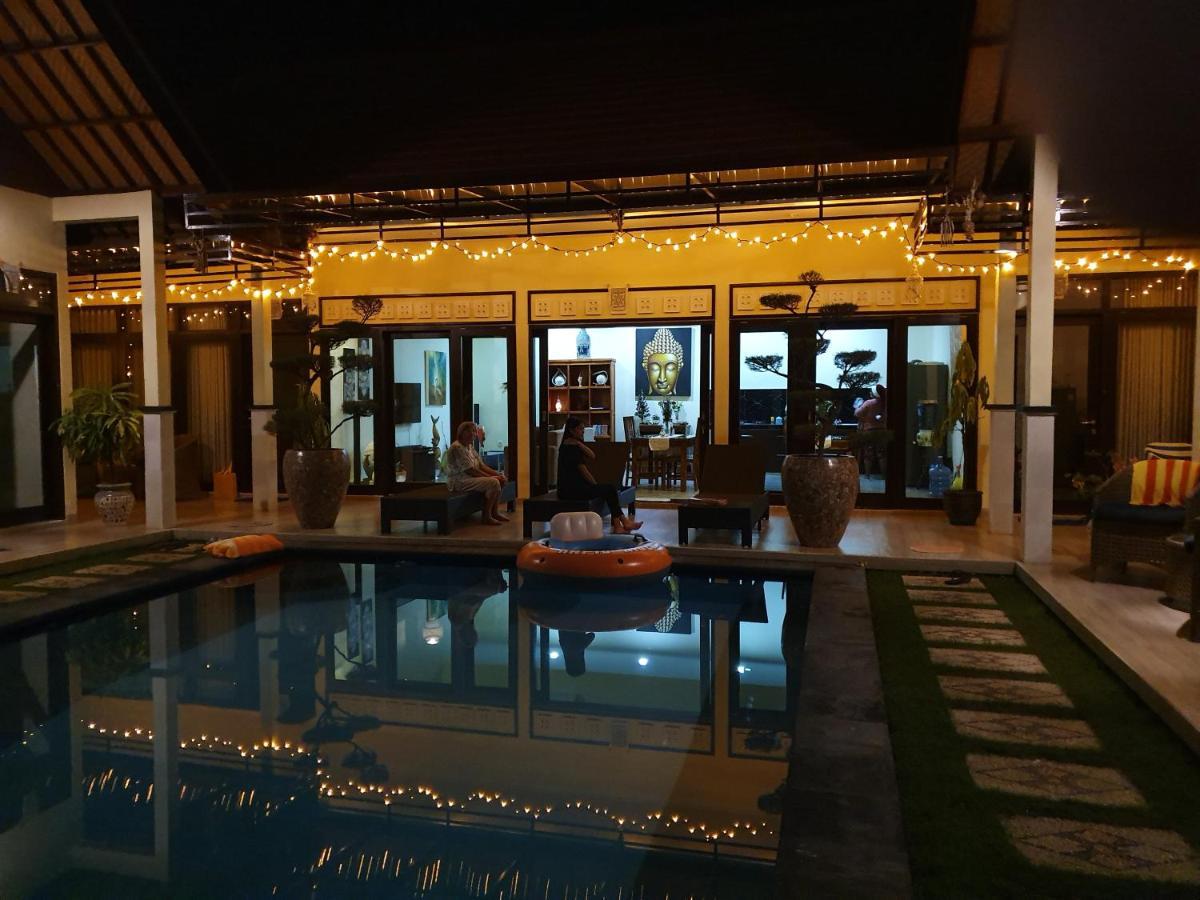 Mias Jungle House Hotel Lovina  Exterior photo
