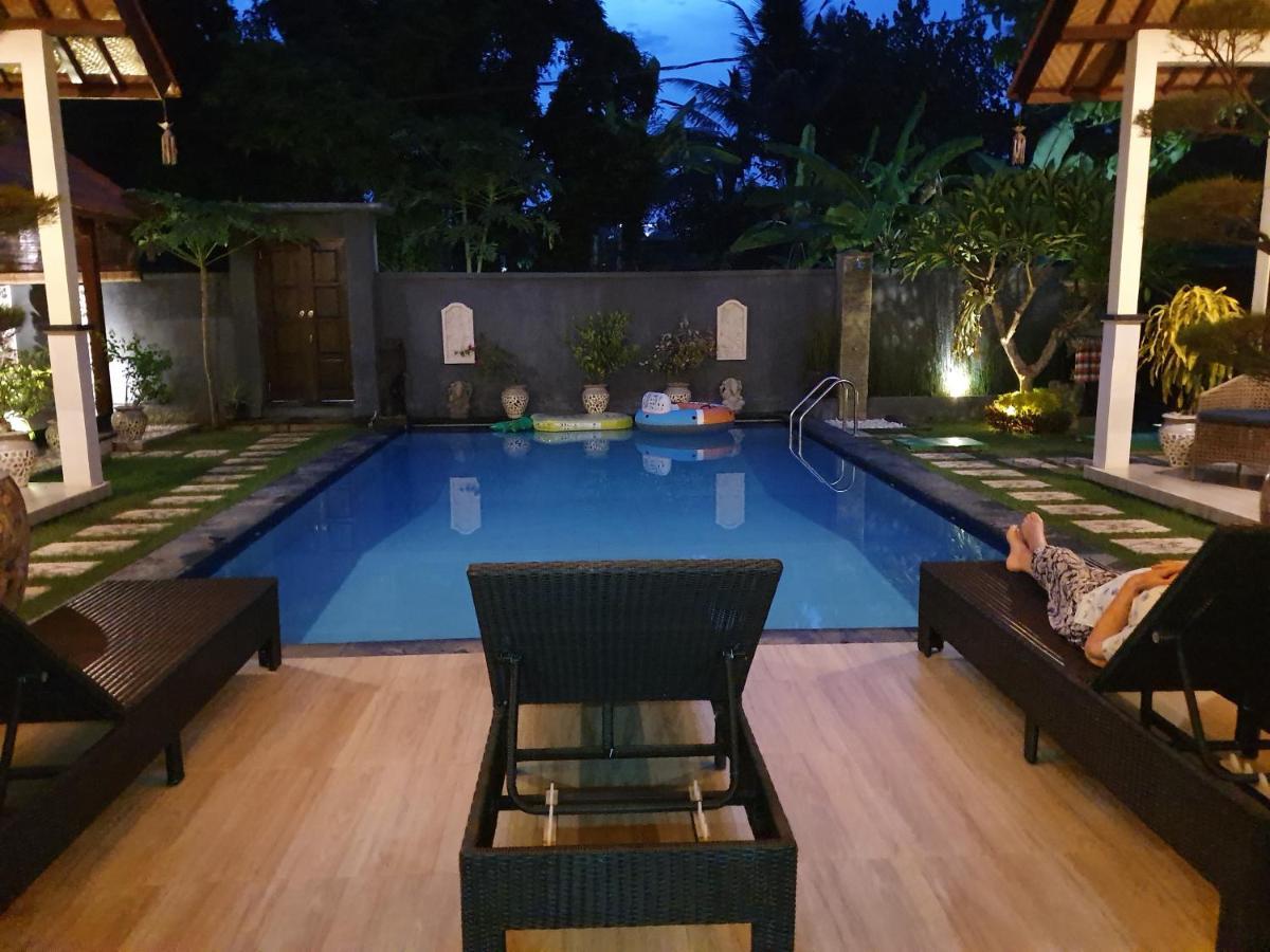 Mias Jungle House Hotel Lovina  Exterior photo