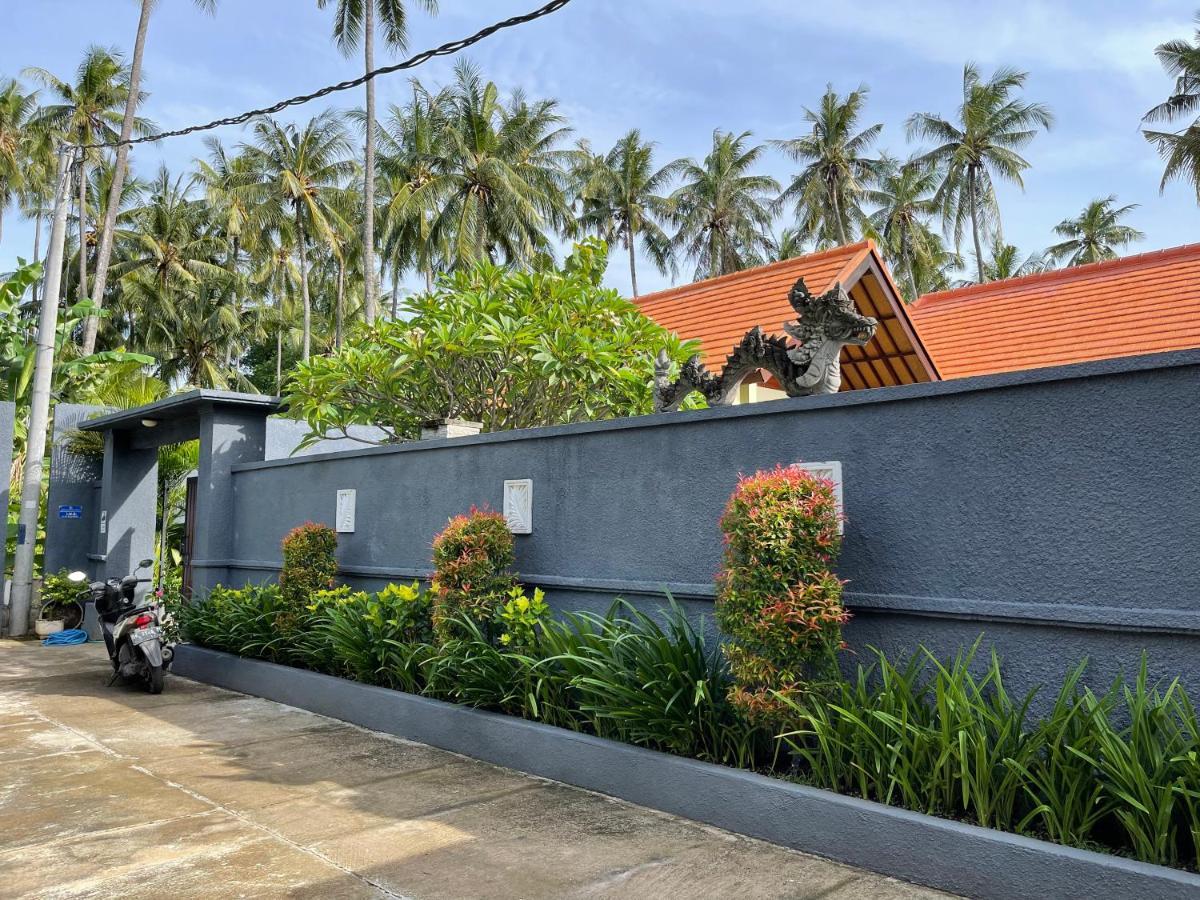 Mias Jungle House Hotel Lovina  Exterior photo